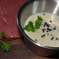 Sos pieprzowy (Peber sovs)