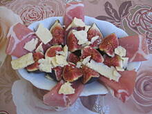 Fot. MonikaMariolka, Szynka, figi, ser cheddar