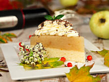 Fot. Wkn, Torcik jabłkowo-śmietanowy