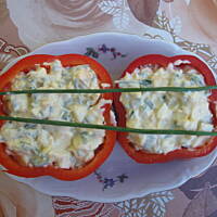 Papryka faszerowana pastą jajeczną