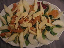 Fot. MonikaMariolka, Sałatka z rukoli, gruszki i wędzonego łososia