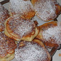 Racuchy z jablkami na kwasnym mleku lub kefirze