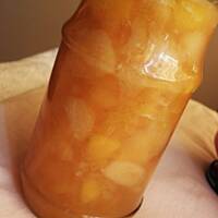 Dżem z jabłek i brzoskwiń.