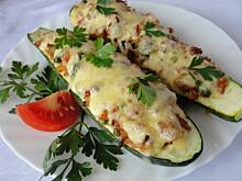 Fot. walczak72, Faszerowana cukinia z mięsem i groszkiem