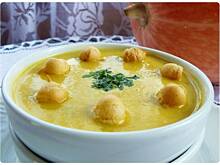 Fot. OstraNaSłodko, Dyniowy krem z brzoskwiniową poświatą