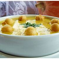 Dyniowy krem z brzoskwiniową poświatą