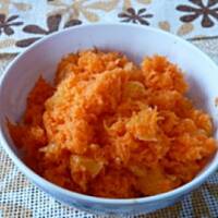 Surówka z marchewki i pomarańczy