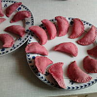 Buraczkowe pierożki ruskie