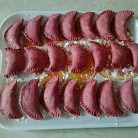 Buraczkowe pierożki ruskie