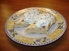 Fot. Cusine, Naleśniki z ciecierzycą i sos ogórkowy