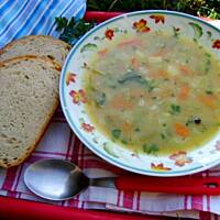 Krupnik z kaszą perłową i ziemniakami