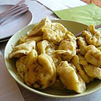 Łososiowe ravioli z emulsją koperkowo-cytrynową