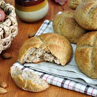 Słodkie bułeczki orzechowe