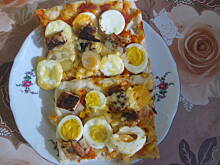 Fot. MonikaMariolka, Pizza z kurczakiem z papirusa w ziołach prowansalskich z jajkiem i kukurydzą