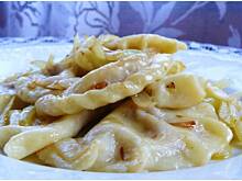 Fot. OstraNaSłodko, Babcine pierogi z pasztetową