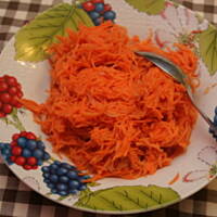 Surówka z kiszonej marchewki