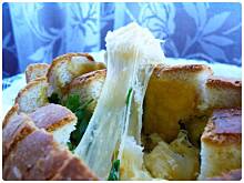 Fot. OstraNaSłodko, Źdźbła chlebowe z ciągnącym serem