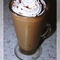 Śniadaniowy koktajl bananowo-kawowy