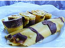 Fot. OstraNaSłodko, Pasiaste naleśniki z krówkowym serem