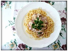 Fot. Brenia, Makaron z boczkiem i kurkami w sosie śmietanowym