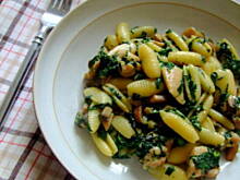 Fot. kasia_sach, Makaron z kurczakiem, brązowymi pieczarkami i szpinakiem