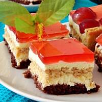 Ciasto z herbatnikami i galaretką