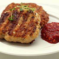 Pikantne steki z mielonej wołowiny