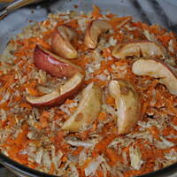 Łosoś  zamiekany w warzywach