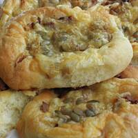 Bułki z wędzonym kurczakiem.