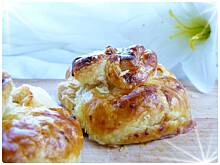 Fot. OstraNaSłodko, Francuskie sakiewki z camembertem i żurawiną