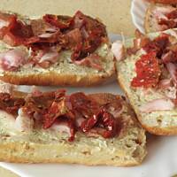 Śniadaniowa ciabatta zapiekana.