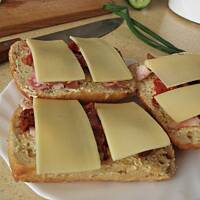 Śniadaniowa ciabatta zapiekana.