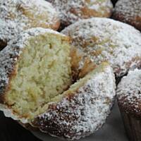 Muffiny z rabarbarem.