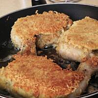 Udka w panierce serowej.