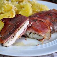 Kurczak z parmezanem i chrupiącą szynką