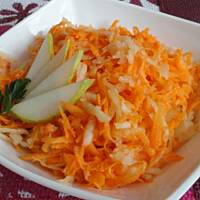 Surówka z marchewki i gruszki