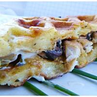 Pizzowe gofry z pieczonym kurczakiem