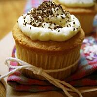 Babeczki kokosowe z bananem i kremem