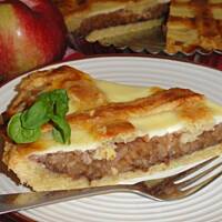 Szarlotka z jabłkami i powidłami