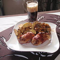 Rolady zawijane w szynce szwardzwaldzkiej