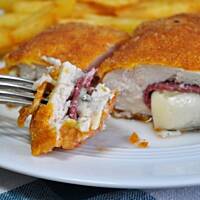 Kotleciki nadziewane salami i serkiem topionym