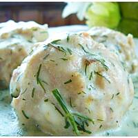 Delikatne pulpeciki w koperkowym sosie