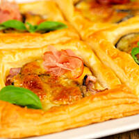 Mini tarty bakłażanowe z mozarellą