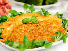 Fot. Wkn, Kotlety drobiowe w chrupiącej serowej panierce