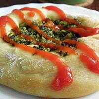 Drożdżówki z mięsem i szpinakiem.