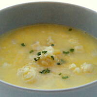 Kremowa zupa kalafiorowo - serowa