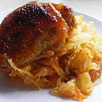 Udka pieczone na kapuście słodko-kwaśne