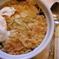 Jesienne, rozgrzewające crumble z migdałami