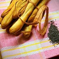 Chrupiące paluszki z makiem