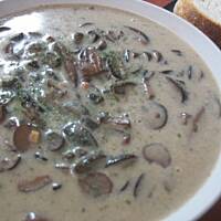 Czarne łebki w sosie własnym